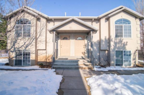 Heart of Ogden, 25 minutes to Snowbasin Ski Resort Duplex